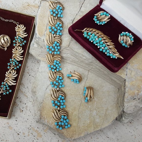 Vintage Loved Designer Jewelry - Picture 13 of 16